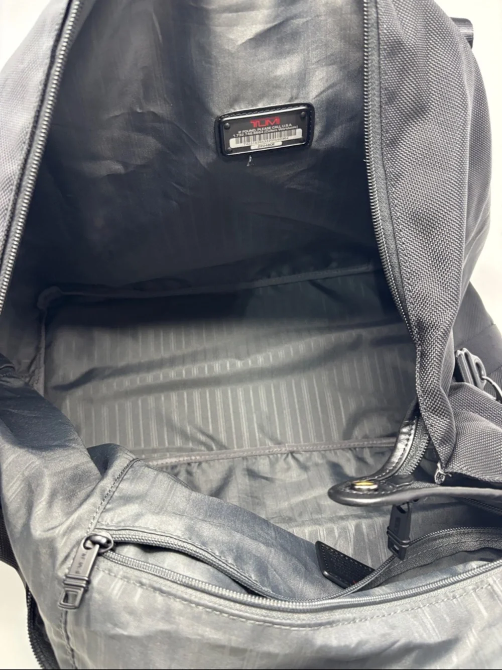 Tumi Black Nylon Travel Duffel with Shoulder Strap - Picture 3 of 4